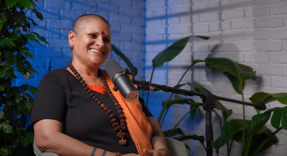 Who is Maa Gyaan Suveera? Maa Gyaan Suveera teaching about self-enquiry and spiritual healing at a gathering.