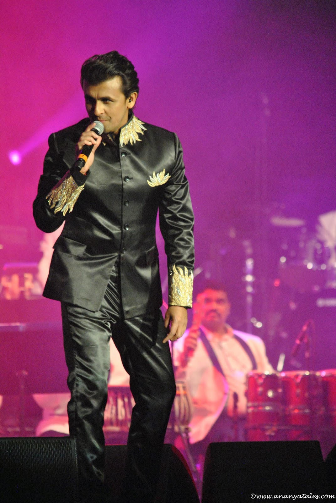 Stones Thrown At Sonu Nigam During A Concert At DTU